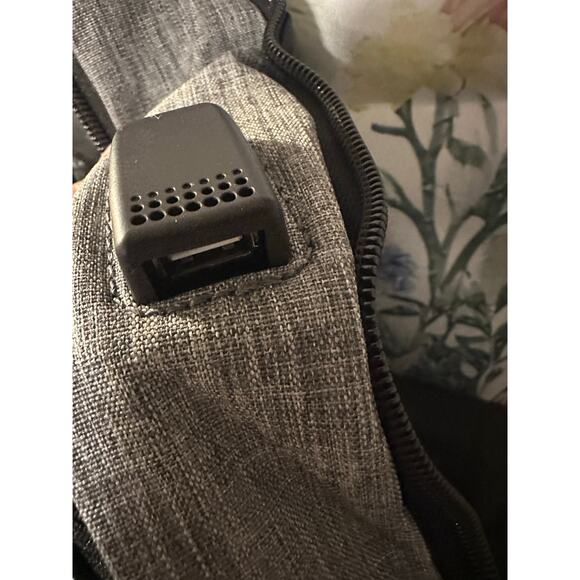 Matein Gray/Blk Backpack with USB - Picture 6 of 11